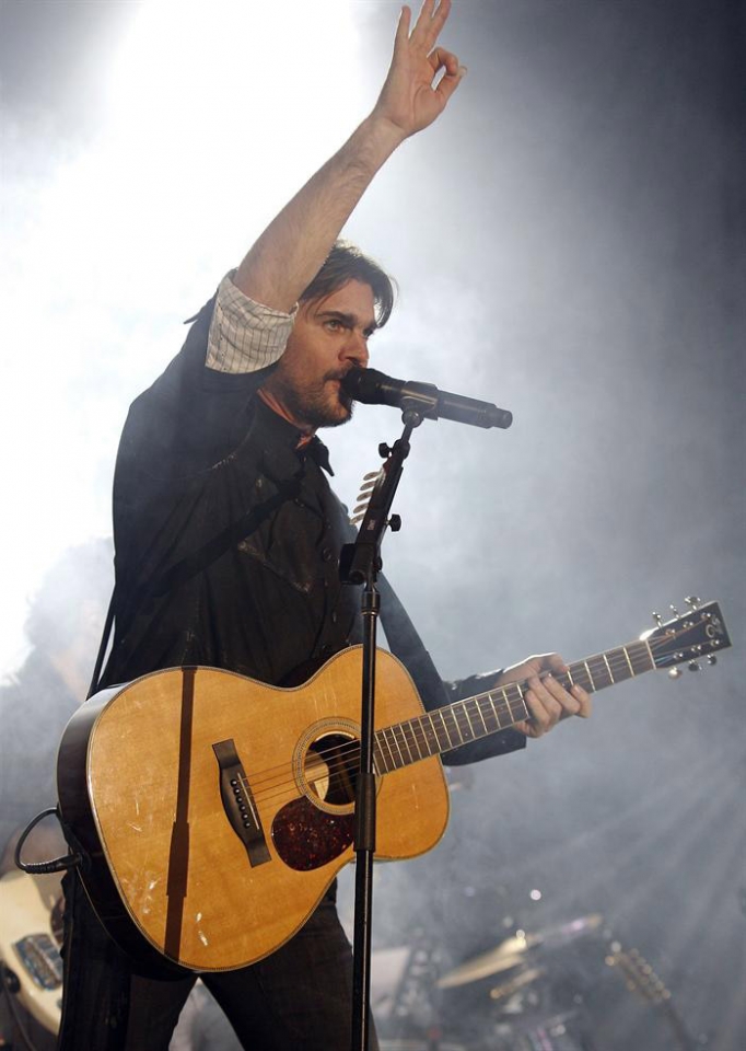 Abeslari kolonbiarrak ibilbide osoko kantak errepasatu zituen. Argazkia: EFE