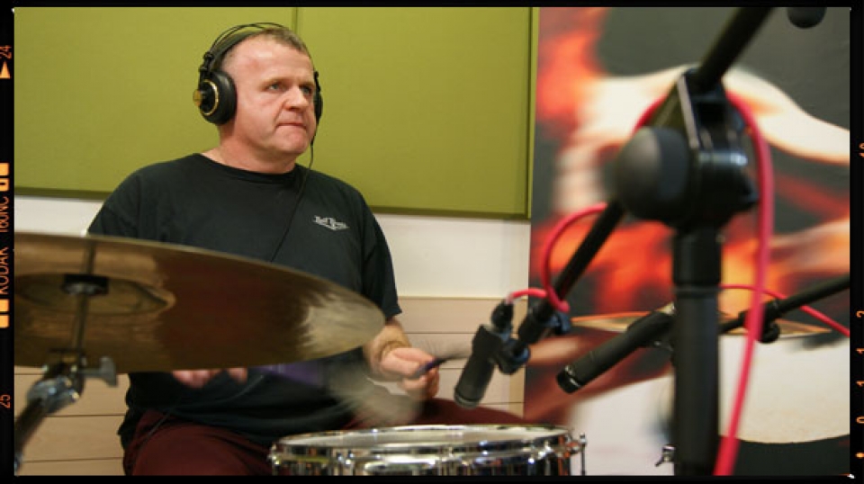 Concierto de Giles Robson desde nuestros estudios. 