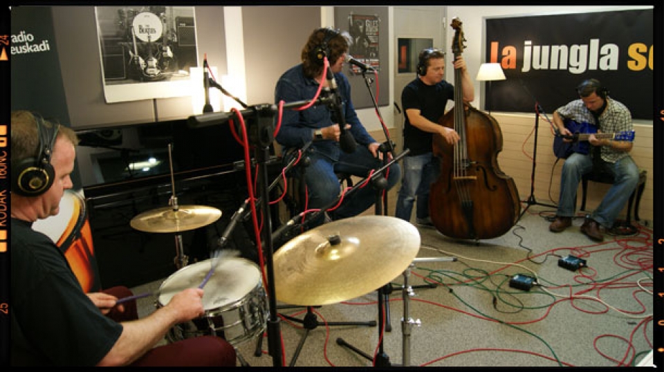 Concierto de Giles Robson desde nuestros estudios. 