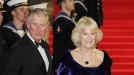 Ingalaterrako Charles printzea eta Camila Parker, 'Skyfall' filmaren Londreseko estreinaldian. Argazkia: EFE title=