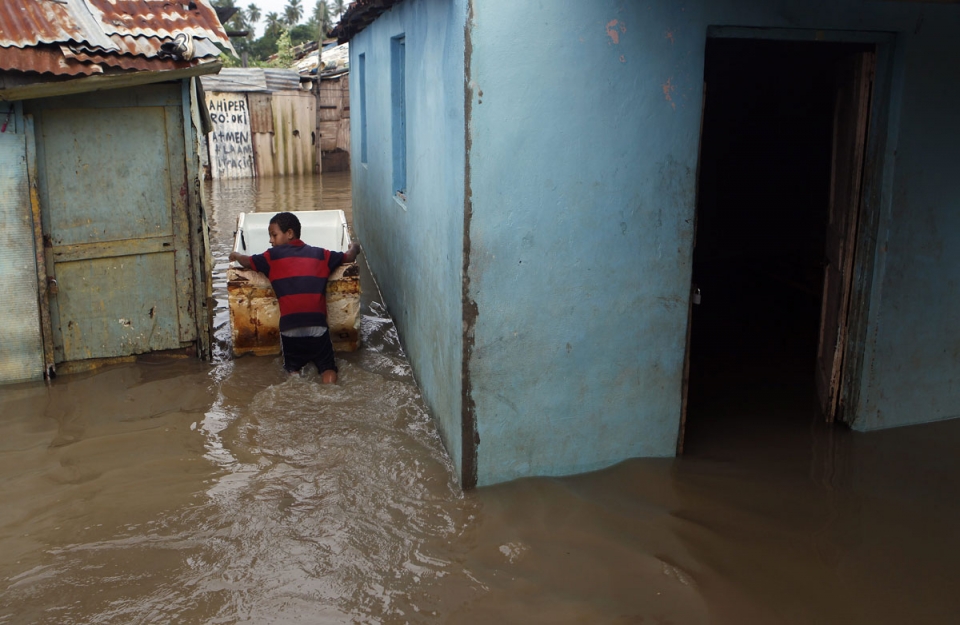 Un total de 8.755 personas se han visto obligadas a abandonar sus casas en República Dominicana debido a las inundaciones. (Foto: EFE)