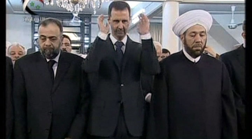 Al Assad presidentea Sakrifizioaren Eguneko otoitzetan
