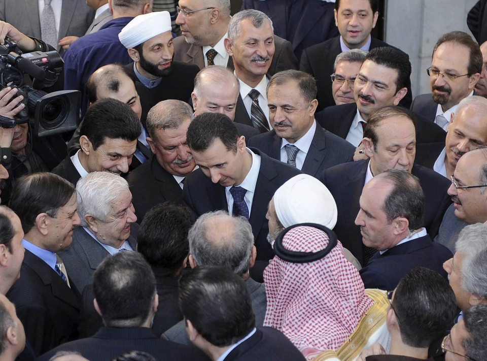 Al Assad presidentea Sakrifizioaren Eguneko otoitzetan