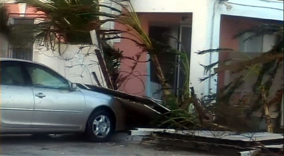'Sandy'k kalte handiak eragin ditu Karibetik igarotzean. Argazkia: EFE