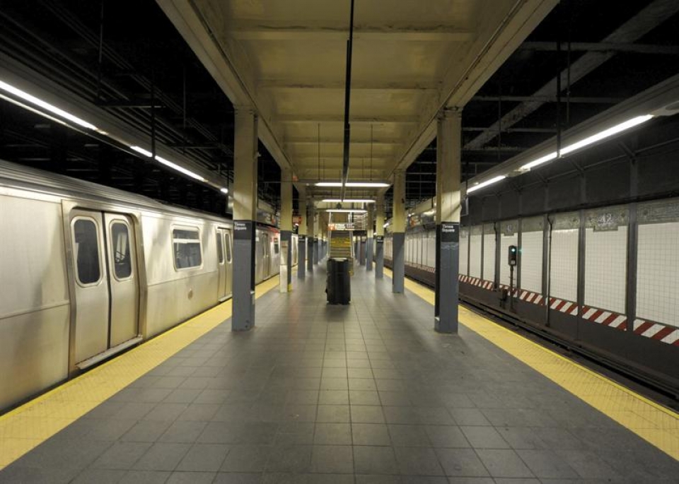 El metro de Nueva York, vacío. (EFE)