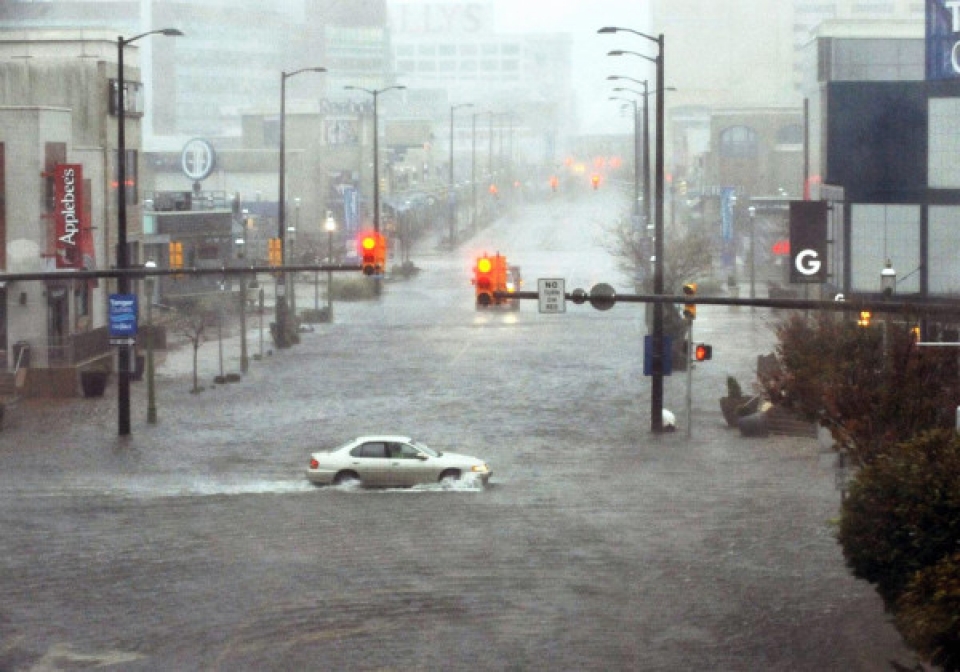 Carreteras inundadas debido al temporal. (Foto: @MENnewsdesk)