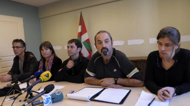 Xabier Mikel Errekondo, Maribi Ugarteburu, Xabi Larralde, Jean François Lefort ''lof'' y Anita Lopepe. Foto: EFE