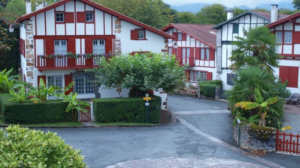 Ainhoa, charmant village du Pays Basque nord. Photo: EITB