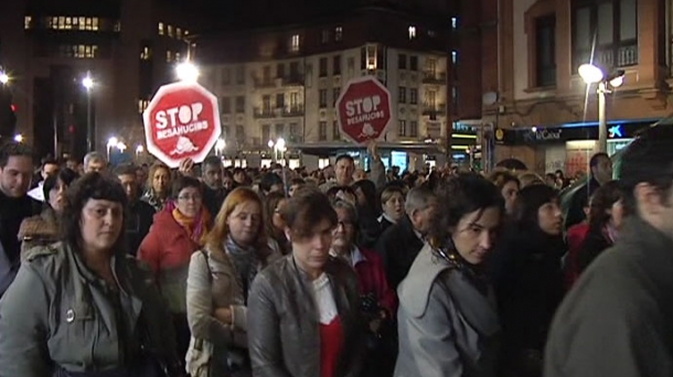 Etxegabetzeen aurkako manifestazioa, Barakaldon. 