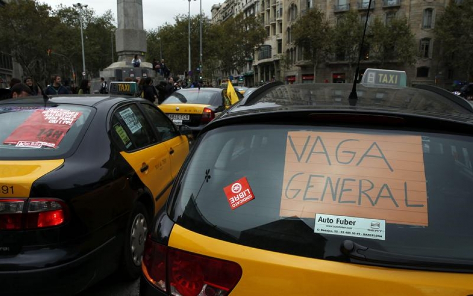 Taxistas en huelga en Barcelona. Foto: EFE