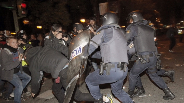 Batalla campal en Madrid tras la manifestación de la huelga general