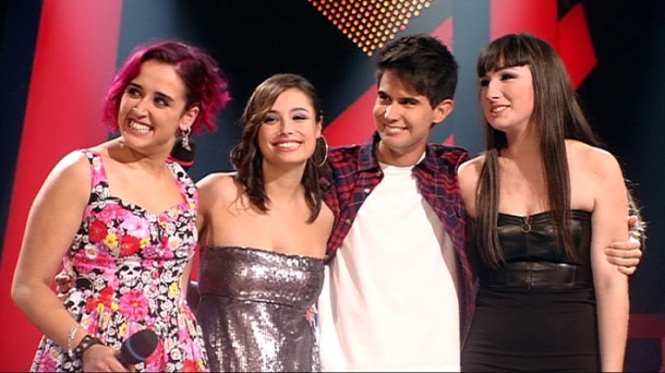 Idoia Bediaga, Xabier Zurbano, Leire Tejada, Estibalitz Etxeberria. Kantuan