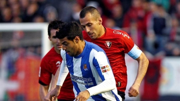 Puñal y Carlos Vela. Foto: EFE