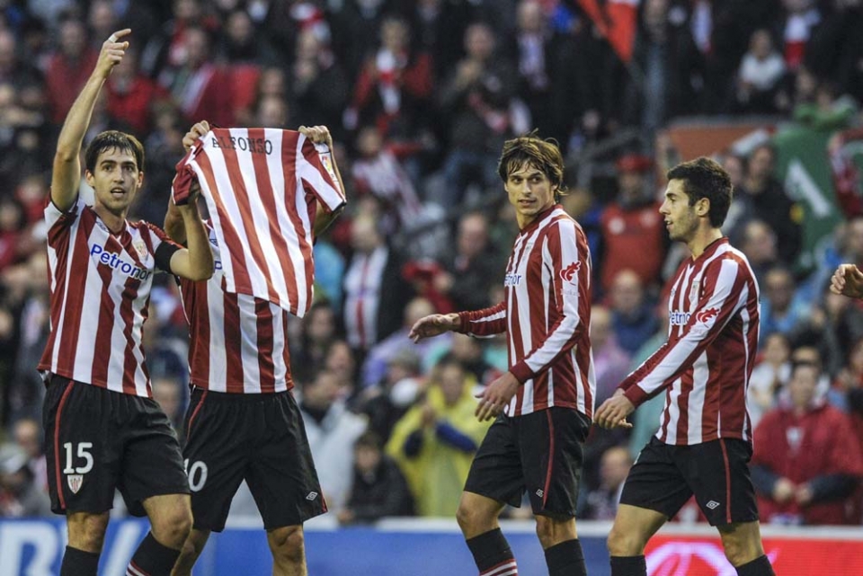 De Marcosek aste honetan zendu den Alfonso Ruiz fisioterapeutari eskaini dio gola. Argazkia. EFE