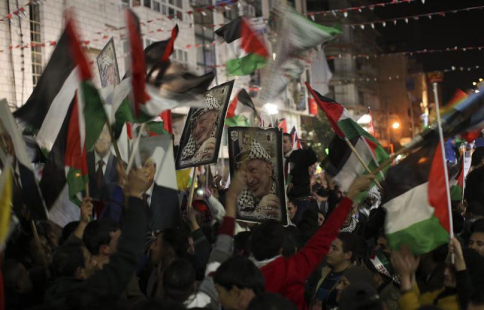 Miles de palestinos celebran en la calle la decisión de la ONU