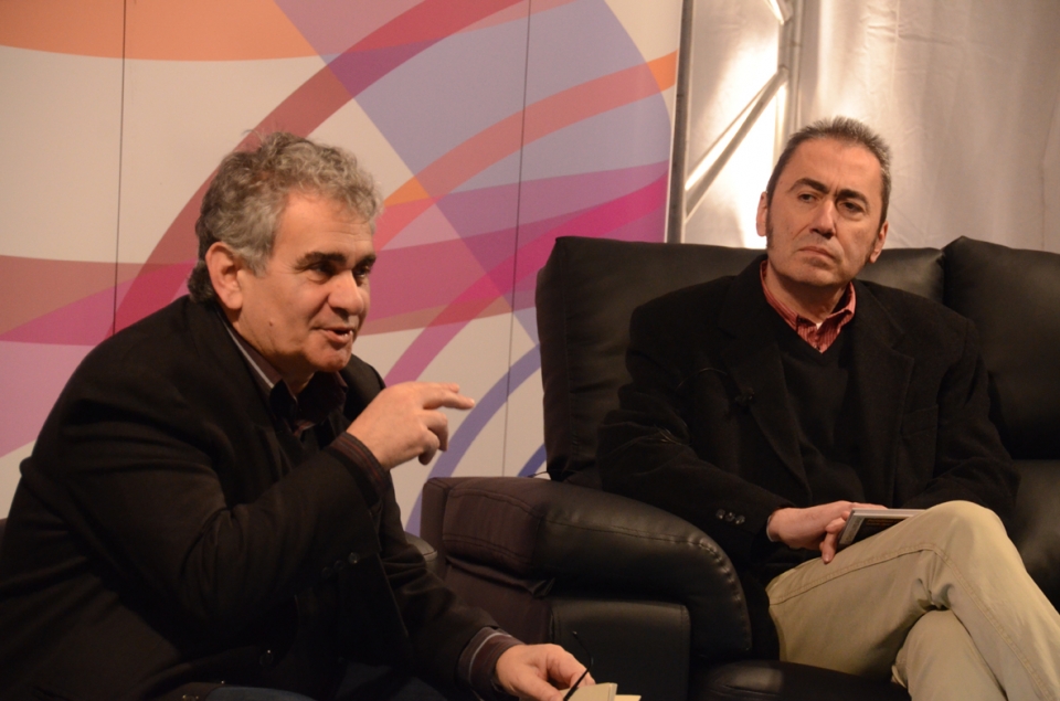 Bernardo Atxaga y Jabier Muguruza en Ahotsenea. Foto: EITB