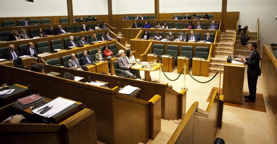 El Parlamento Vasco pide el fin de la dispersión de los presos.