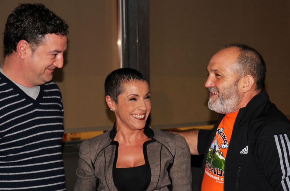 Guru, Laura y Juanito