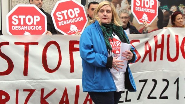 Stop Desahucios Bizkaia se concentra contra las palabras de Cifuentes.