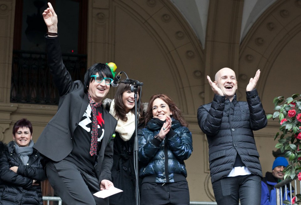 El ambiente era inigualable en la plaza de Hernani. Foto: EITB