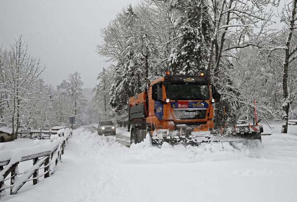 Imágenes del temporal de nieve, en Navarra. Foto: EFE