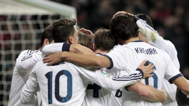 Los jugadores del Real Madrid celebran la victoria. Foto: EFE