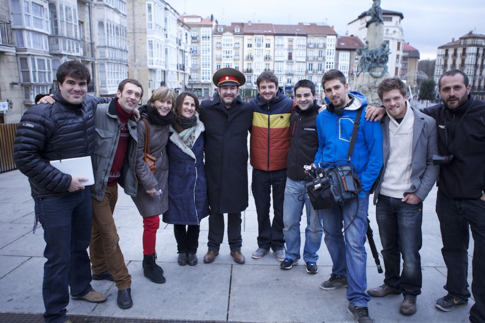  'Eskerrik asko, Petrov!' saioko lantaldea Karra Elejalderekin