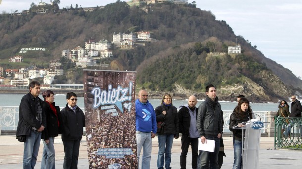 Beñat Zarrabeitia eta Nagore Garcia Herrirako bozeramaileak, Donostian. Argazkia: EFE