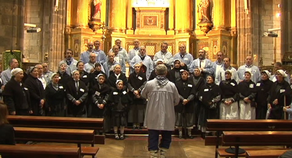 Coro de Arratia cantando a Santa Águeda