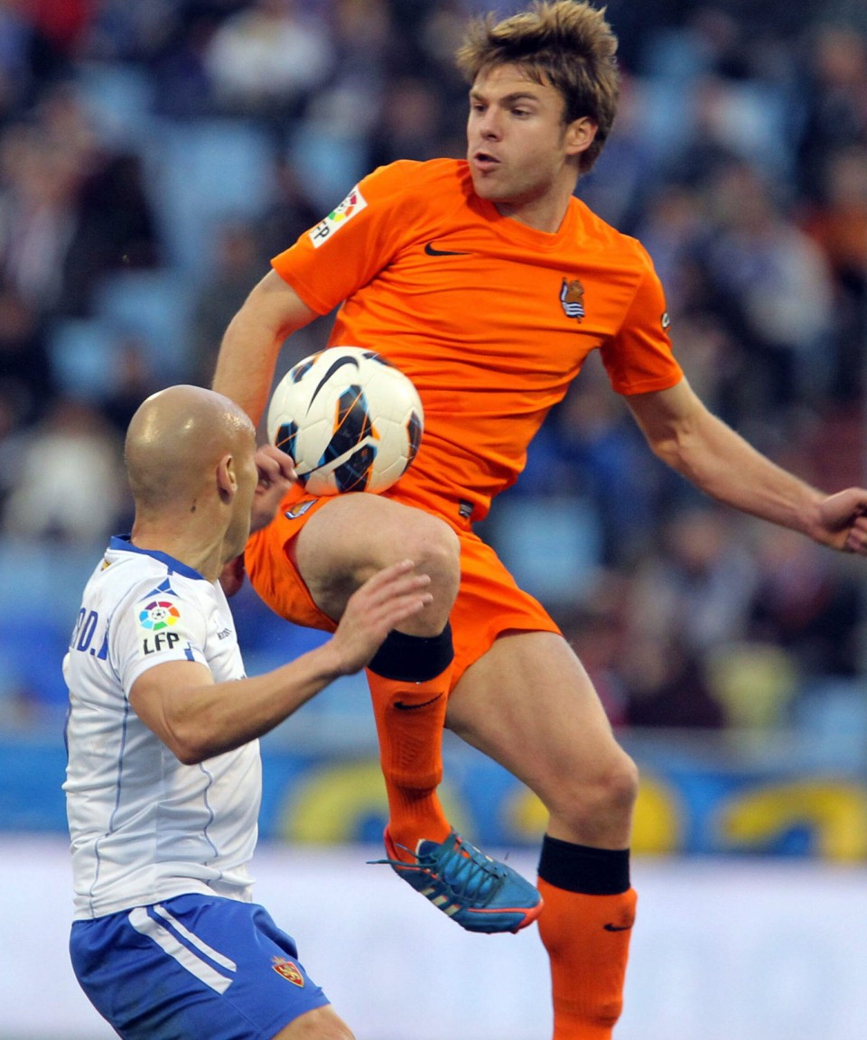 Illarramendi frente a Movilla. Foto: EFE.