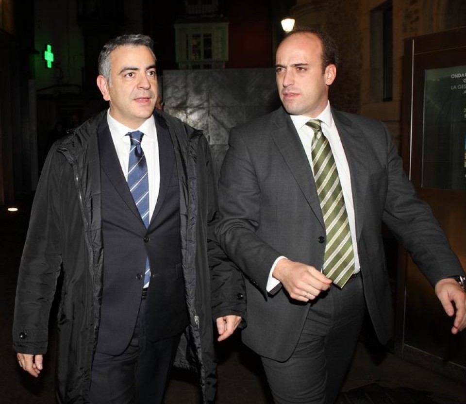 Javier de Andrés, diputade general de Álava y Lucas Irigoyen de Mendizábal, director de Radio Vitoria