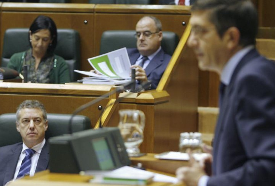 Patxi López durante una anterior intervención en el Parlamento Vasco. EFE