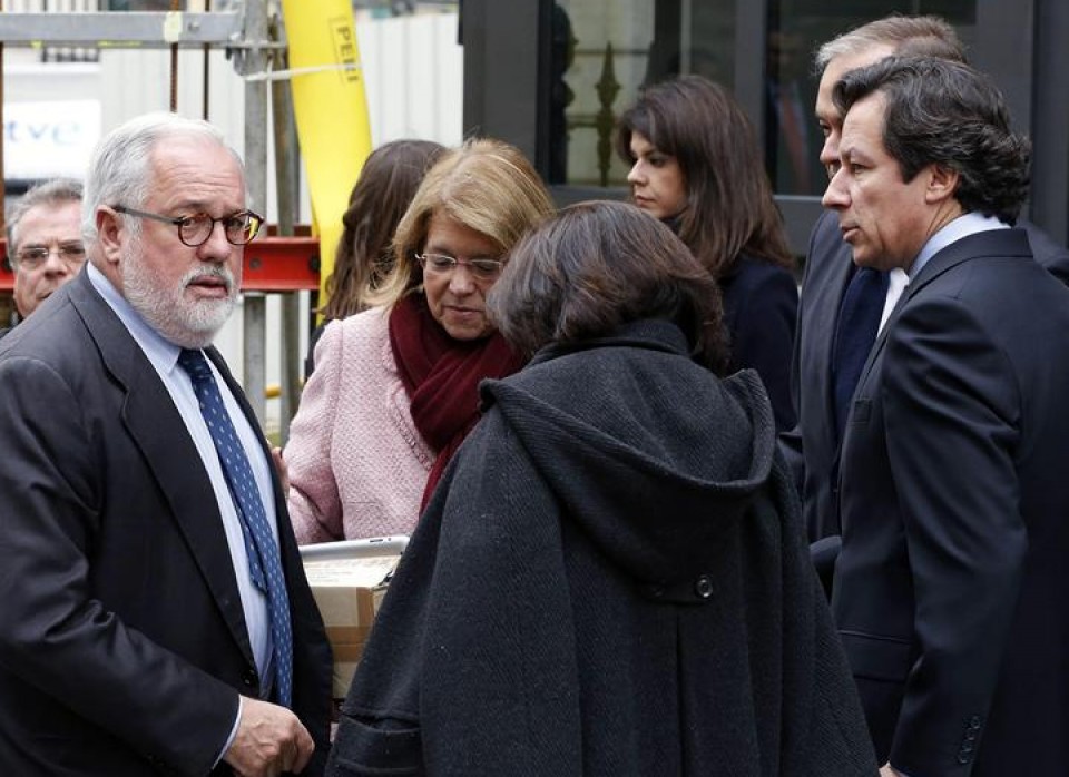 Diputatuen kongresuaren kanpoaldea. Argazkia: EFE