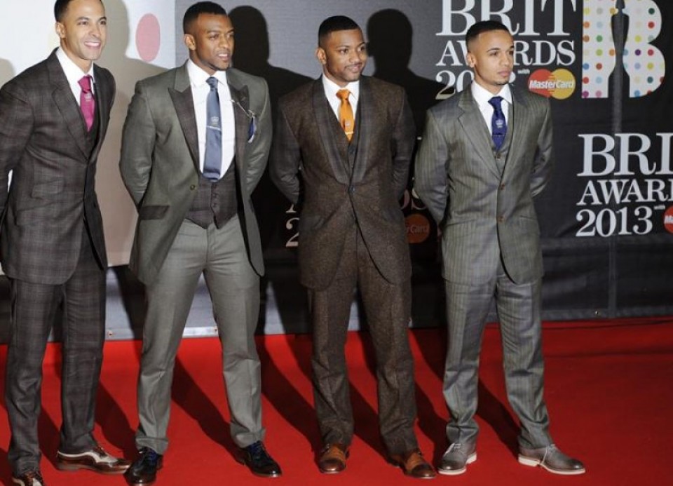 El grupo JLS en la alfonbra roja de la gala de los premios Brit. Foto: EFE