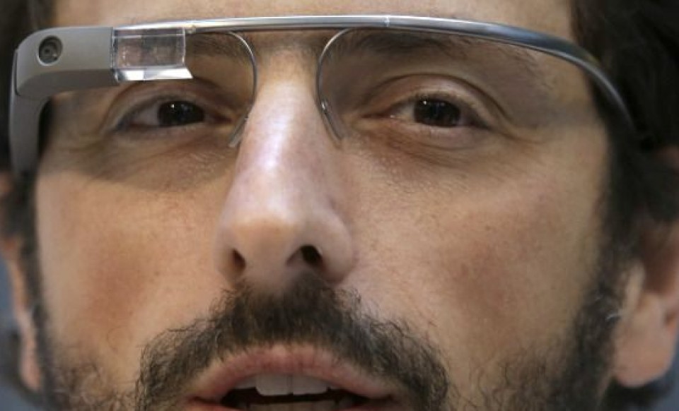 Sergey Brin co-fundador de Google con las Google Glass. Foto: deccanchronicle.com