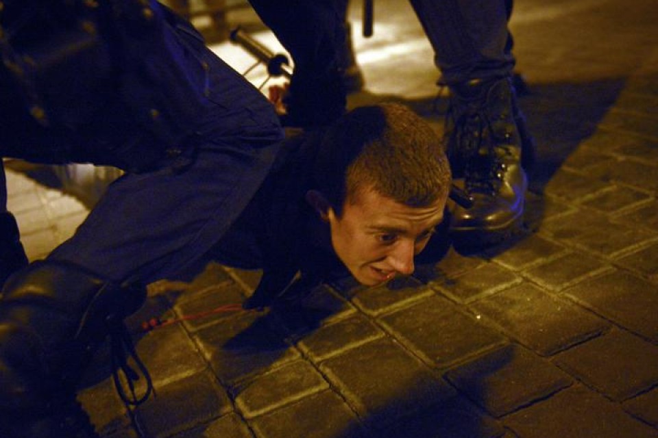 Fotos: Protesta ciudadana en el Congreso - Argazkiak: Herritarren protesta Kongresuaren aurrean - Photos: heurts entre manifestants et policiers à Madrid