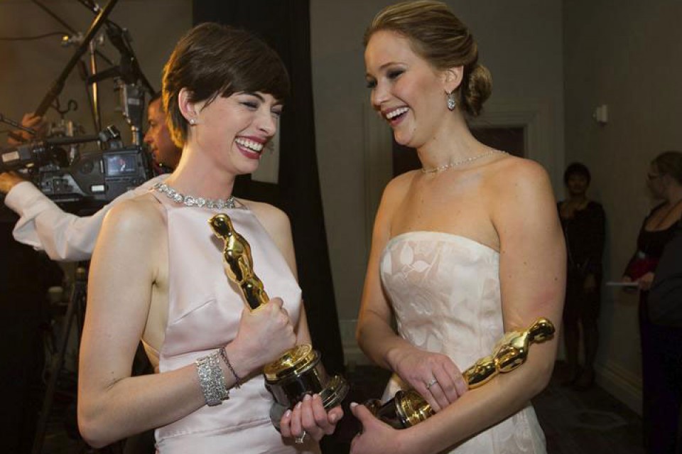 Anne Hathaway eta Jennifer Lawrence. Argazkia: EFE
