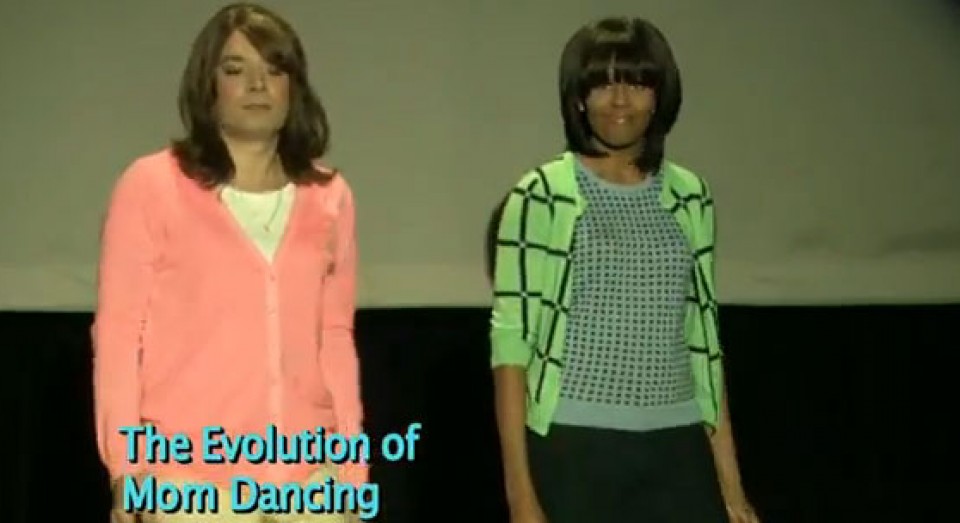 Michelle Omaba bailando el "Evolution of Mom Dancing". Foto: YouTube