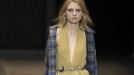 Saint Laurent etxearen desfilea Pariseko modaren astean, 2013. Argazkia: EFE title=