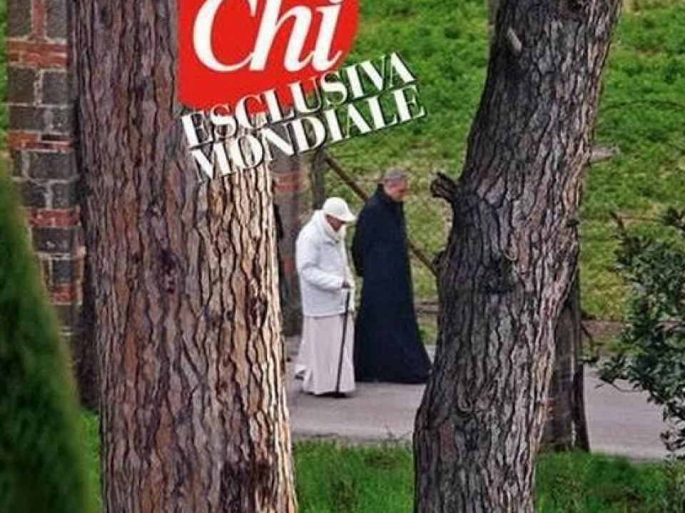 Benedicto XVI en Castel Gandolfo. Foto: Revista italiana 'Chi'