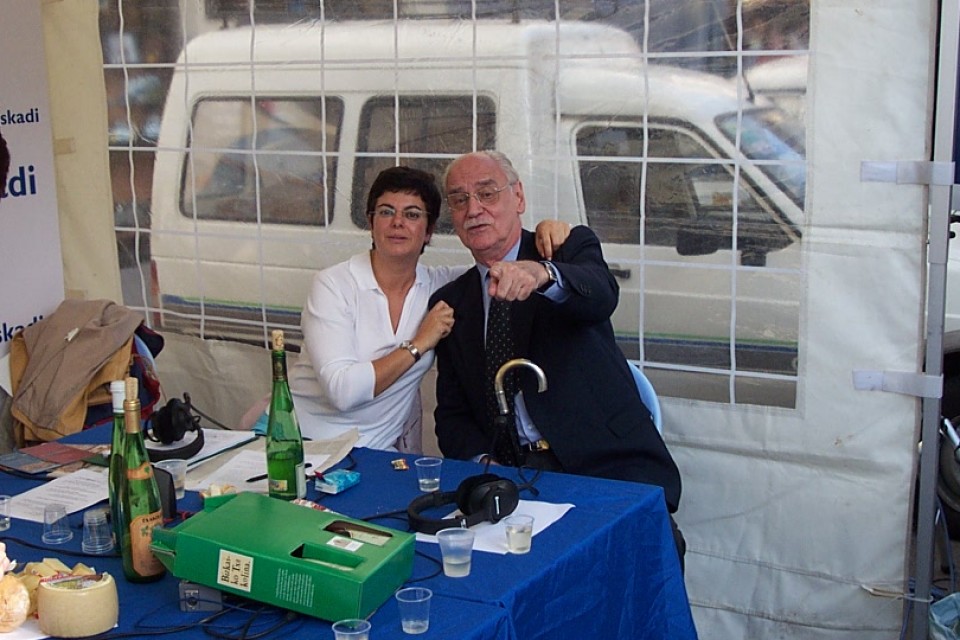 Programa especial desde la Feria del Último Lunes de Octubre, en Gernika, en 2001.