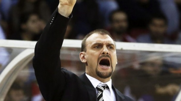 El entrenador del Caja Laboral Baskonia, Zan Tabak. Efe.