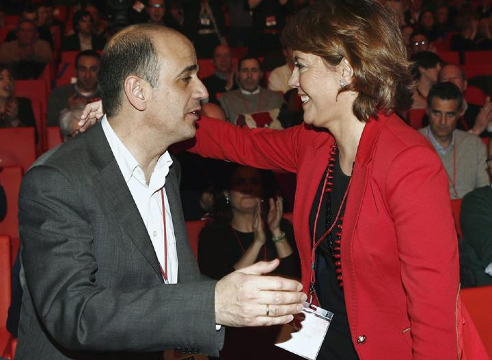 Yolanda Barcina con Alberto Catalán. EFE