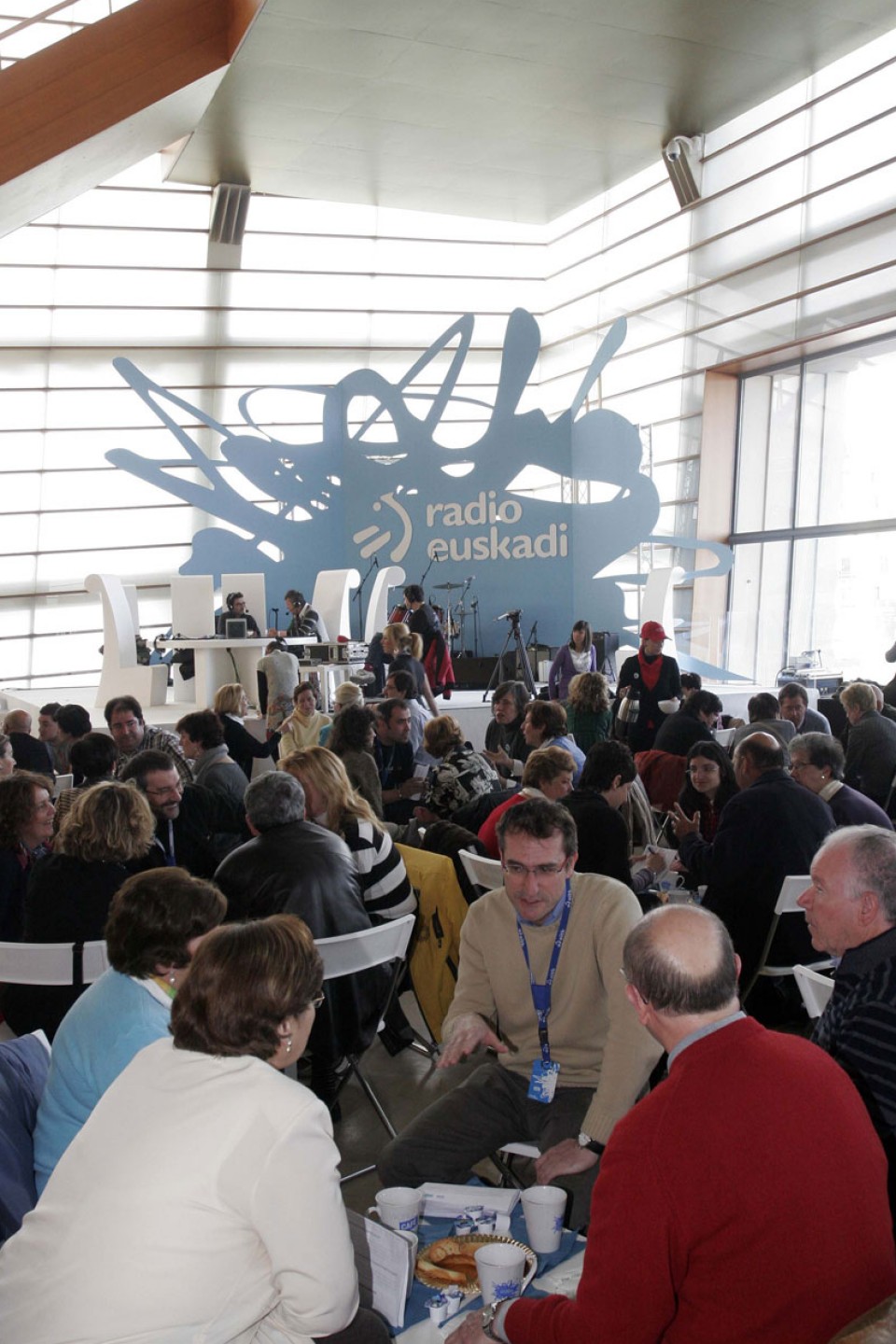 World Café Radio Euskadi. 