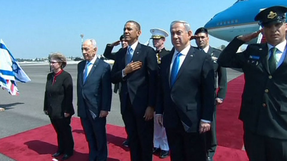 Barack Obama presidentea Marine One helikopterora igo baino lehen. Argazkia:EFE.