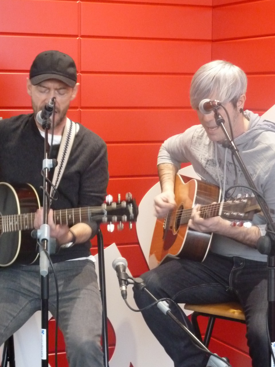 Acústico de Gari en B Aldea