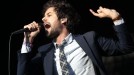 Michael Angelakos, de Passion Pitt, en el festival Lollapalooza, en Santiago de Chile. Foto: EFE title=