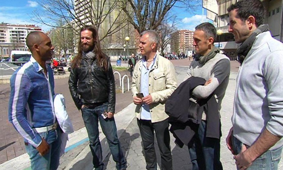 Kalakan taldea Waltari trinketistarekin