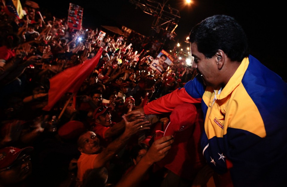 Nicolás Maduro rodeado de sus seguidores. Foto: Comando Hugo Chávez.
