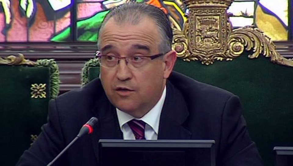 El alcalde de Pamplona, Enrique Maya, declarará como imputado por las dietas de la CAN. 